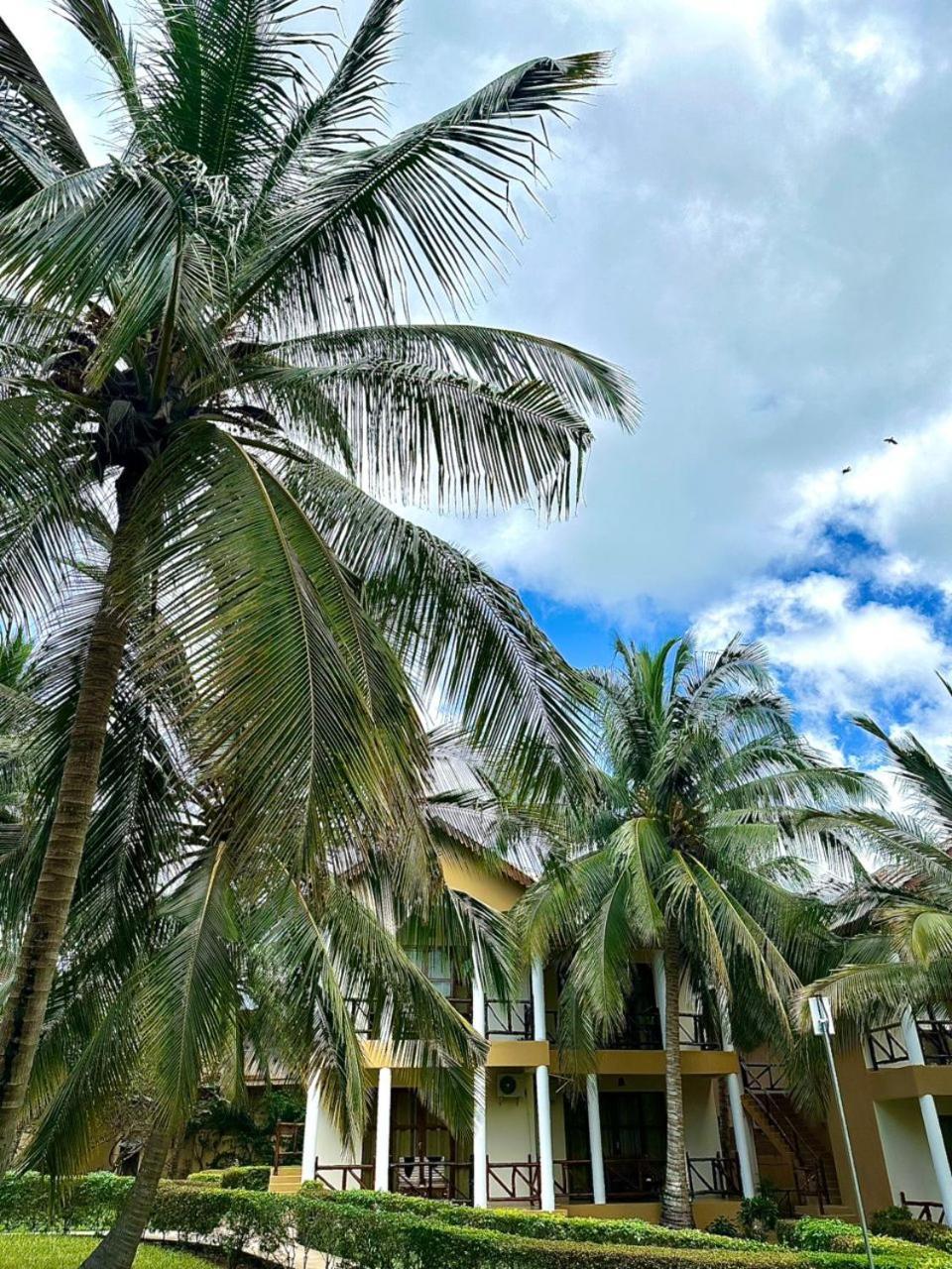Sunset Kendwa Beach Hotel ภายนอก รูปภาพ