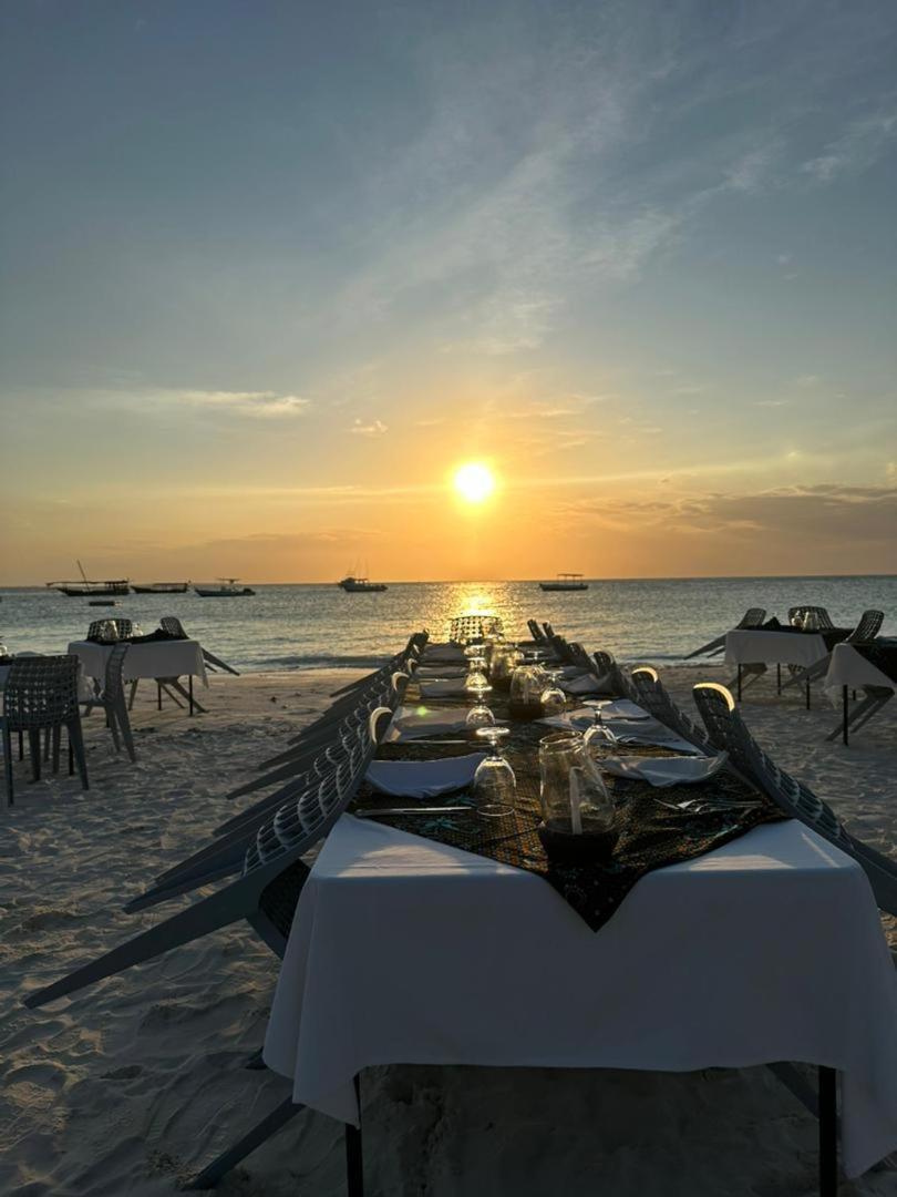 Sunset Kendwa Beach Hotel ภายนอก รูปภาพ